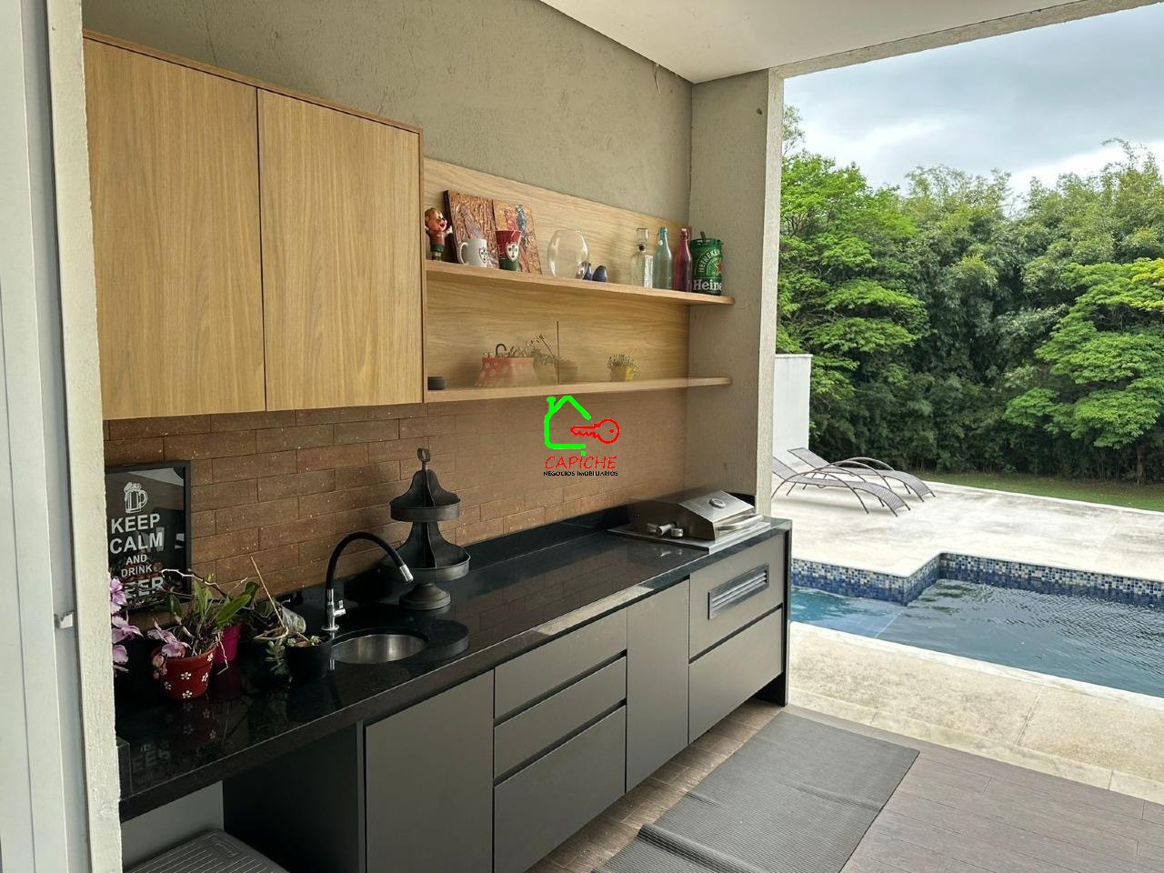 Casa de Condomínio à venda com 3 quartos, 226m² - Foto 1
