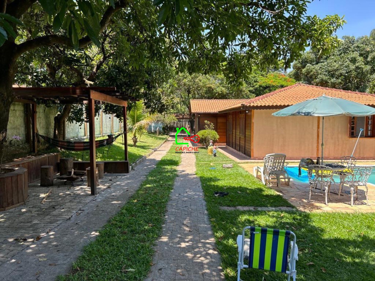 Casa de Condomínio à venda com 6 quartos, 256m² - Foto 2