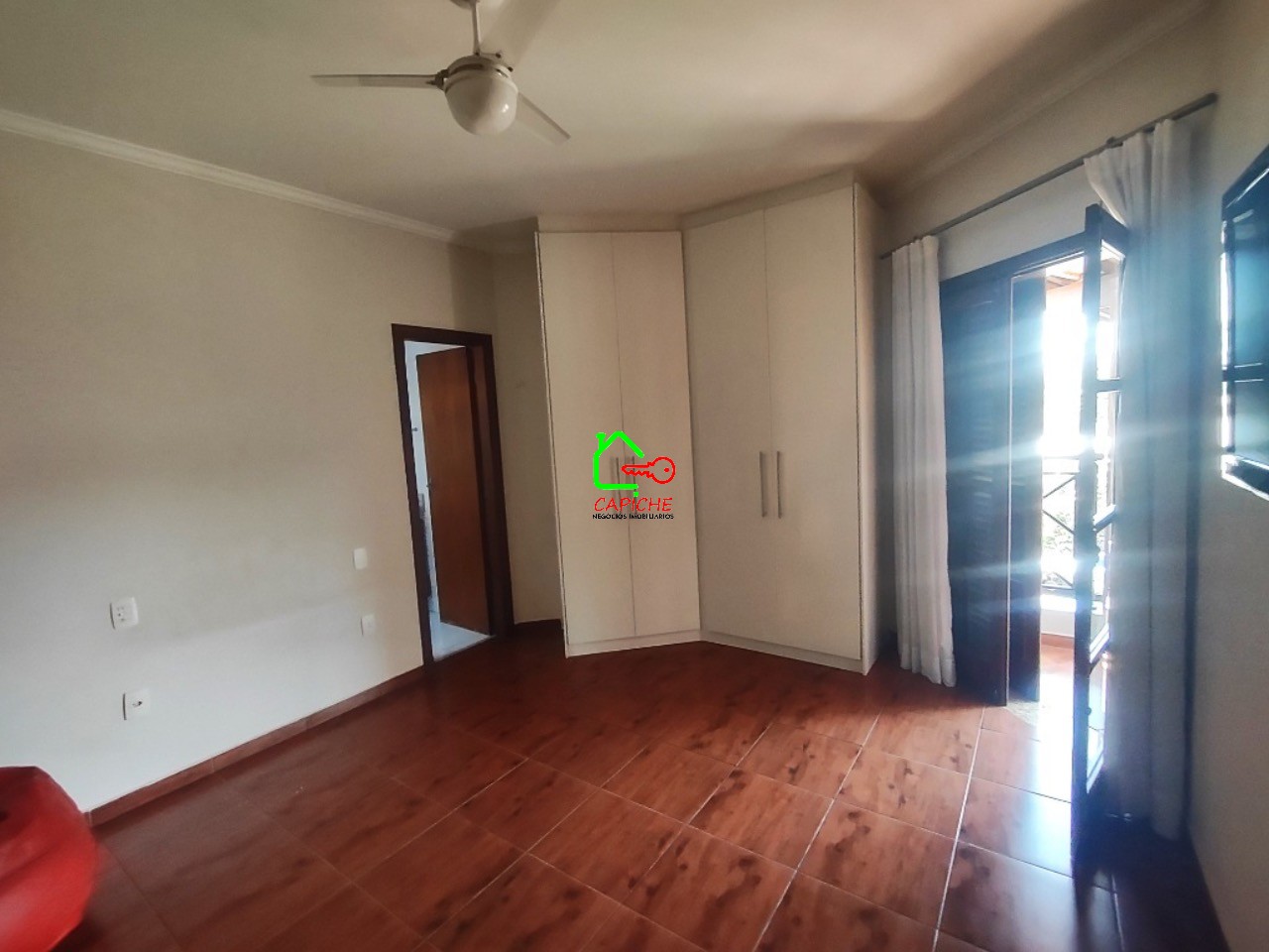 Casa de Condomínio à venda com 4 quartos, 437m² - Foto 3