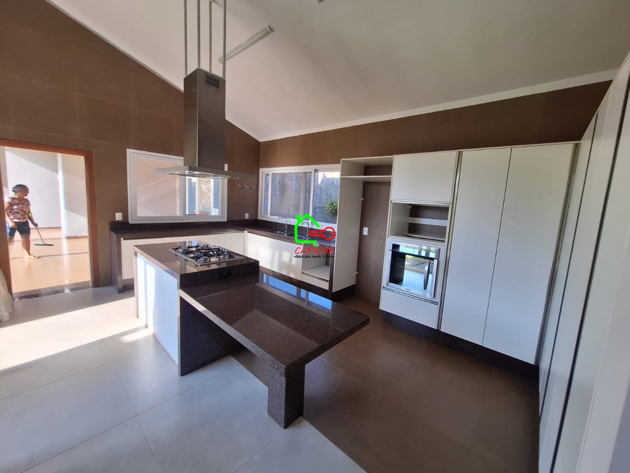 Casa de Condomínio à venda e aluguel com 3 quartos, 800m² - Foto 2