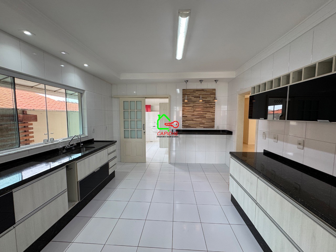 Casa de Condomínio à venda com 3 quartos, 372m² - Foto 8