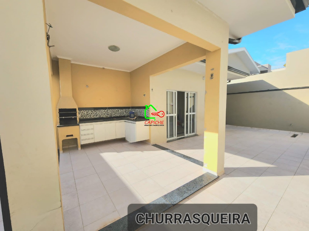 Casa de Condomínio para alugar com 3 quartos, 250m² - Foto 19