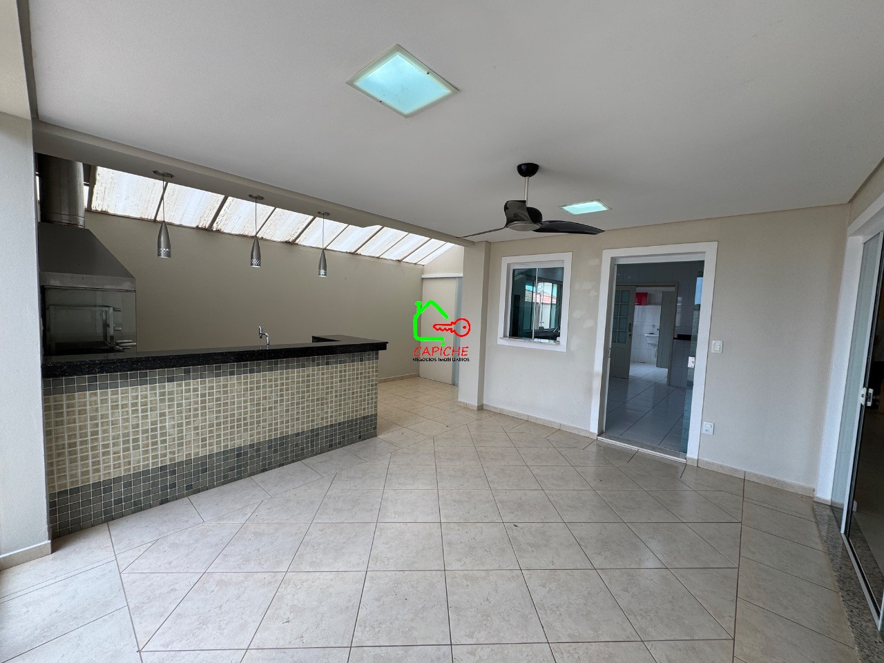 Casa de Condomínio à venda com 3 quartos, 372m² - Foto 5