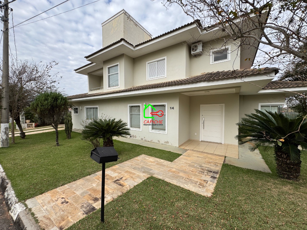 Casa de Condomínio à venda com 3 quartos, 372m² - Foto 1