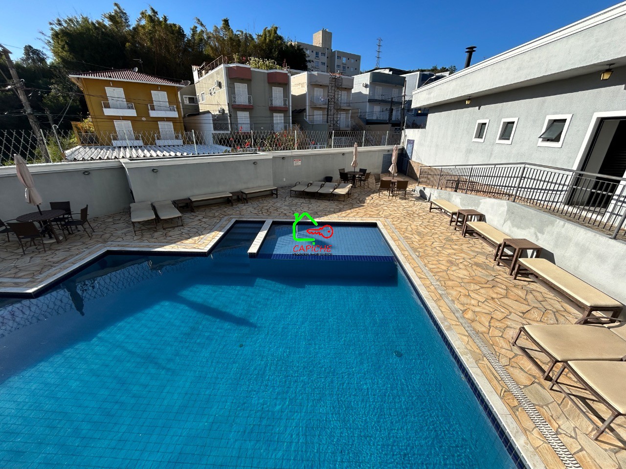 Apartamento à venda com 3 quartos, 115m² - Foto 2