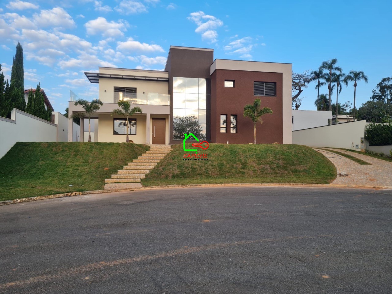Casa de Condomínio à venda com 4 quartos, 720m² - Foto 2