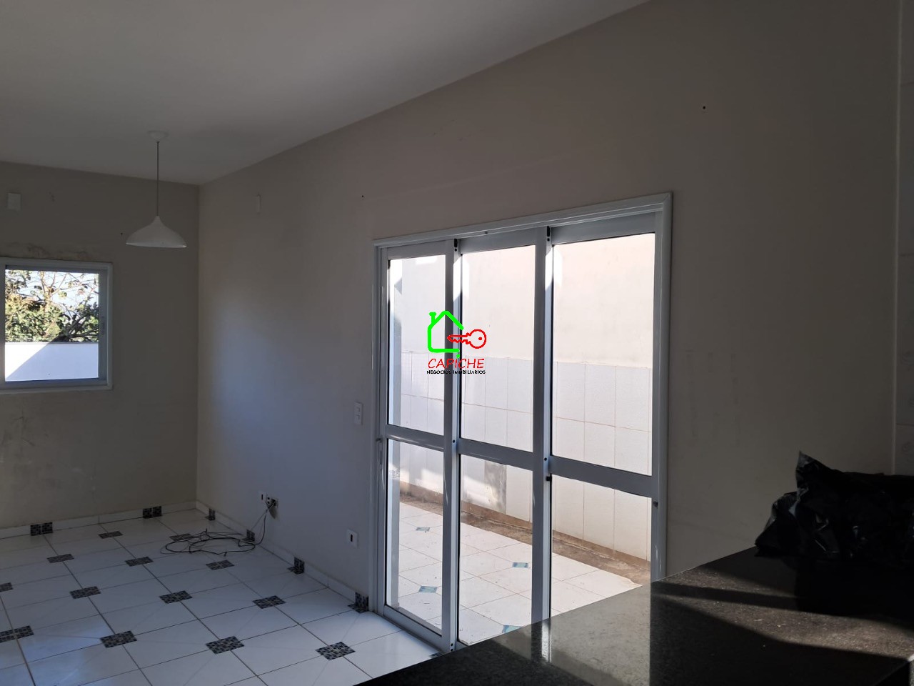 Casa de Condomínio para alugar com 3 quartos, 200m² - Foto 1