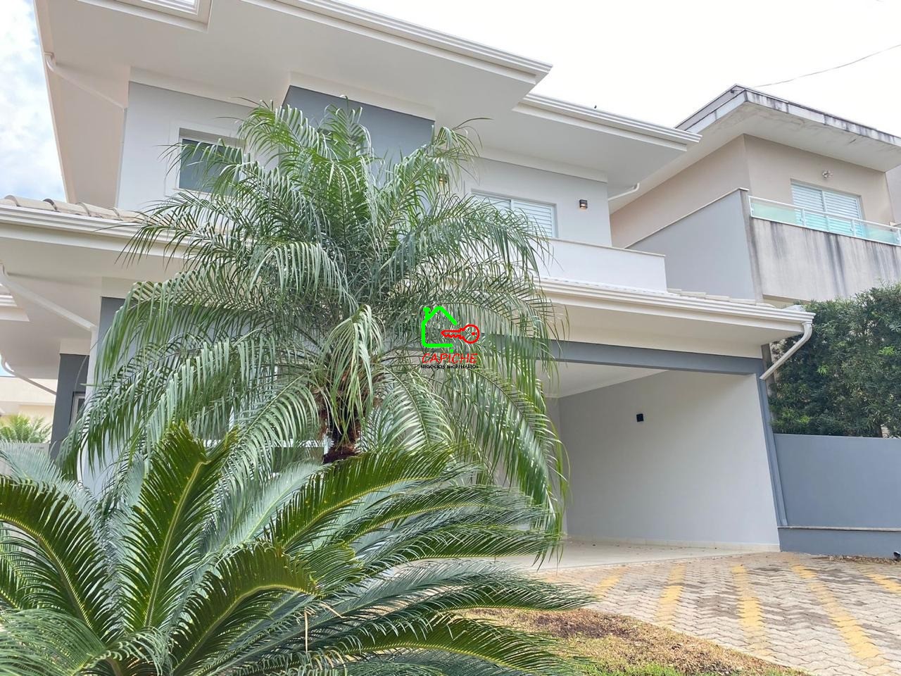 Casa de Condomínio para alugar com 3 quartos, 225m² - Foto 1
