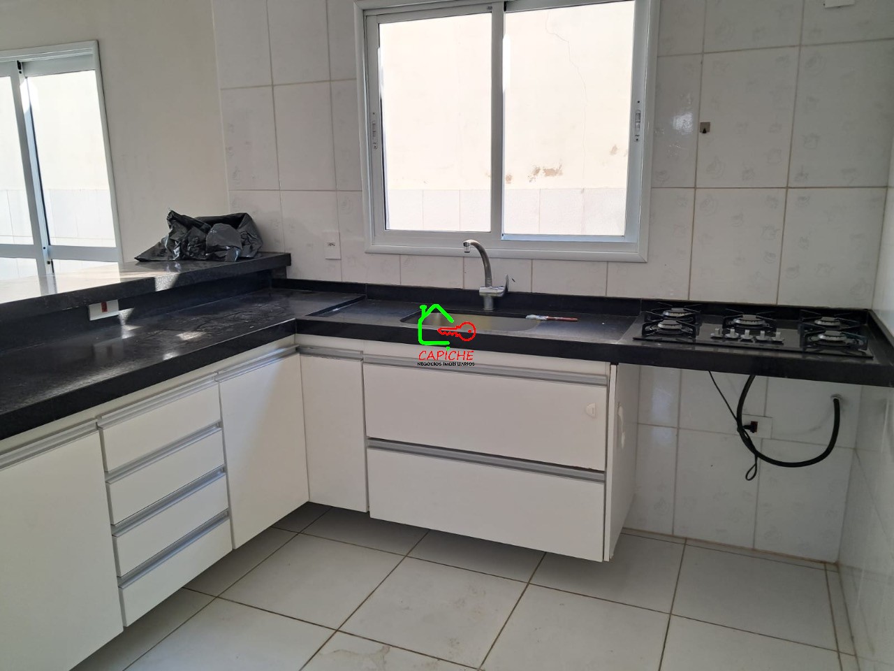 Casa de Condomínio para alugar com 3 quartos, 200m² - Foto 8