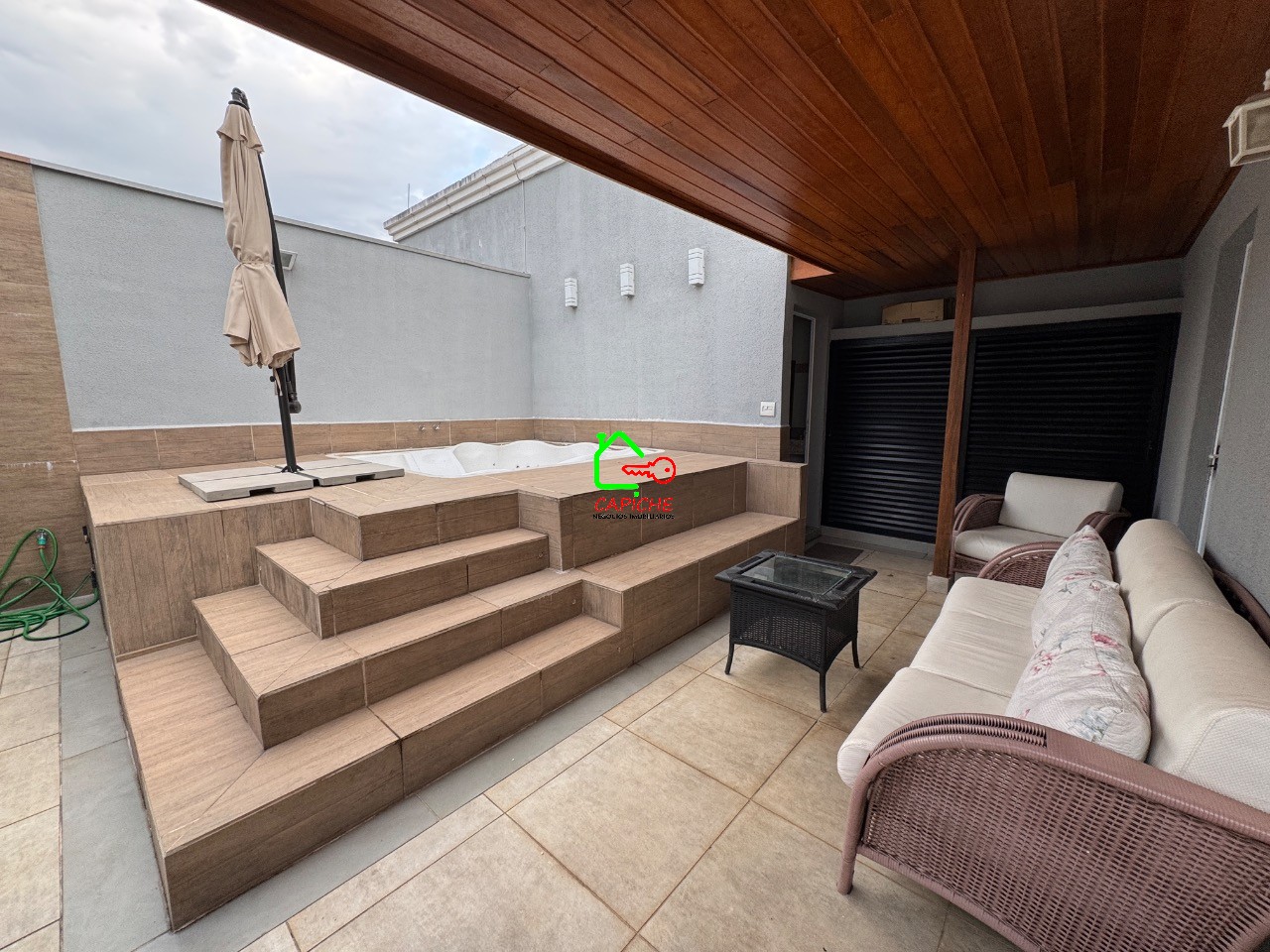 Cobertura à venda com 3 quartos, 180m² - Foto 1