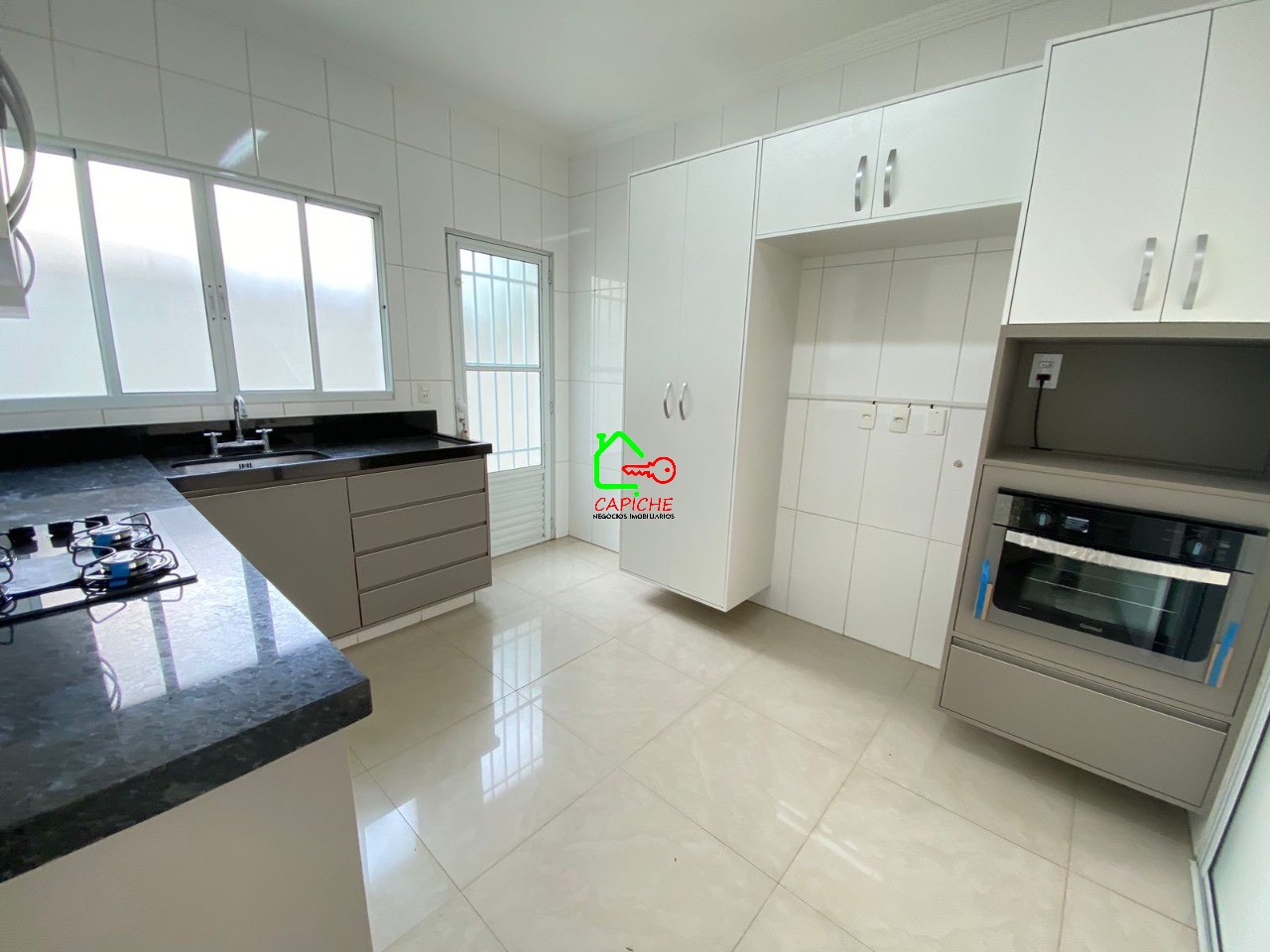 Casa de Condomínio para alugar com 3 quartos, 225m² - Foto 23