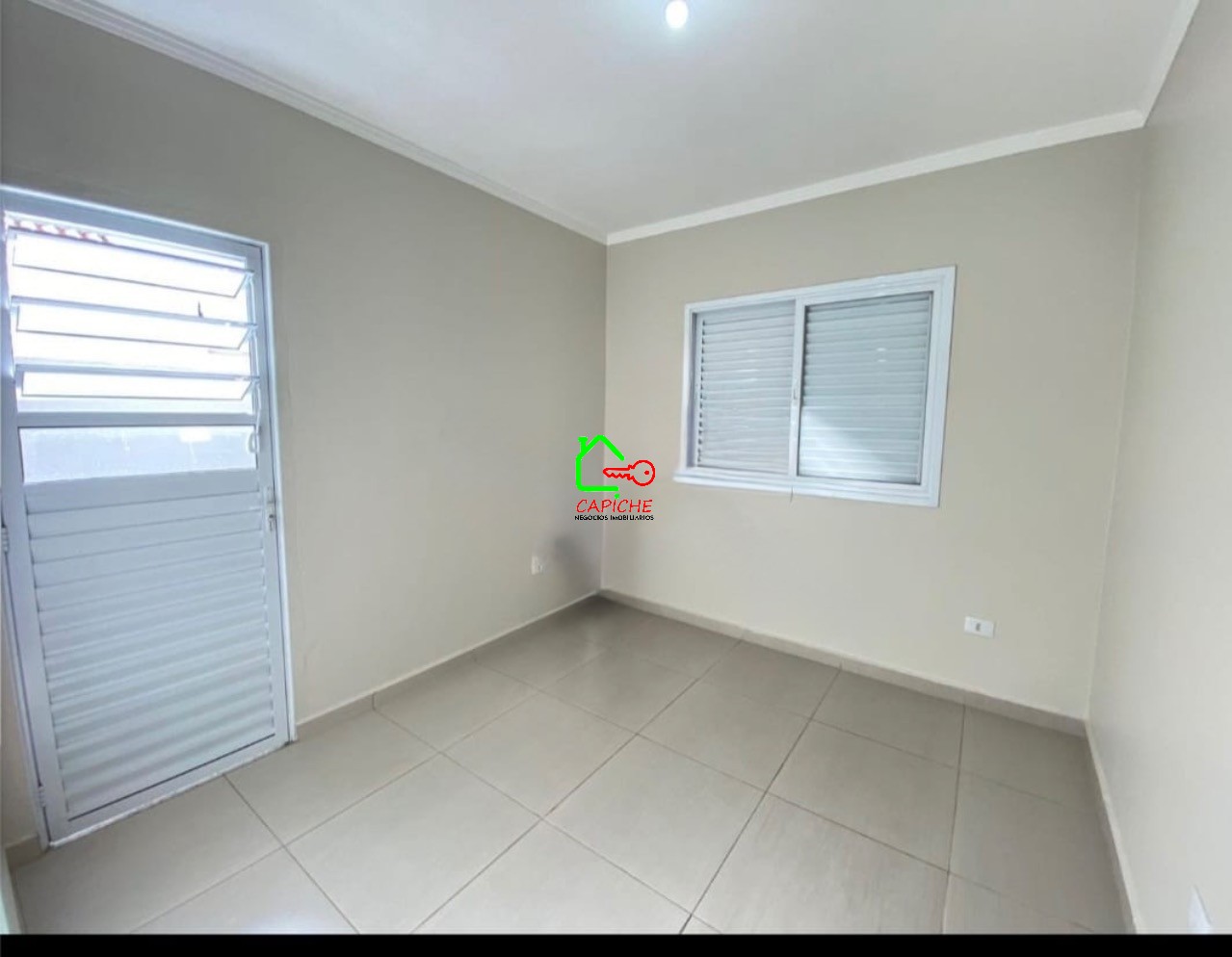 Casa para alugar com 3 quartos, 300m² - Foto 2