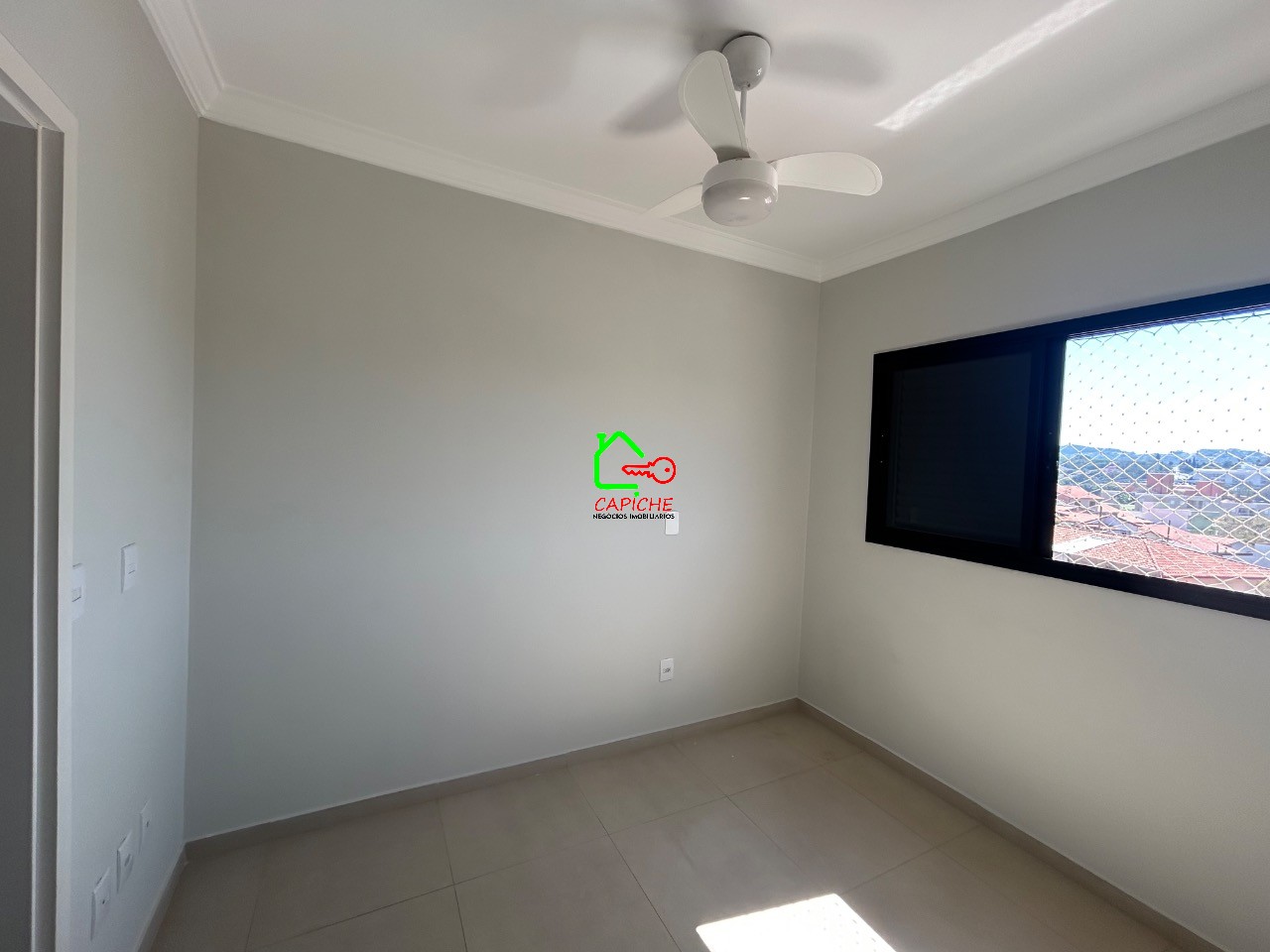 Apartamento para alugar com 3 quartos, 115m² - Foto 11