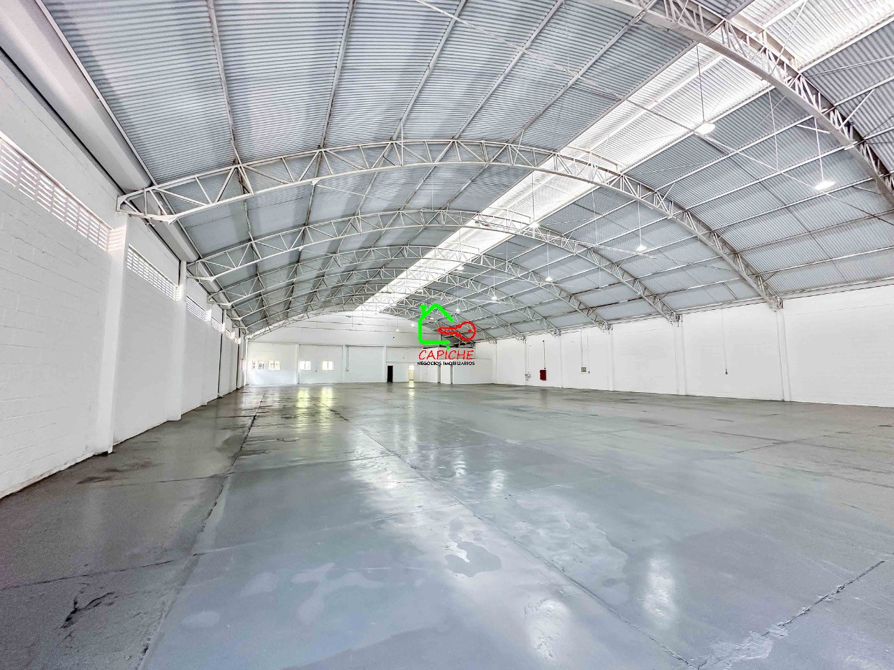 Depósito-Galpão-Armazém para alugar, 1400m² - Foto 24