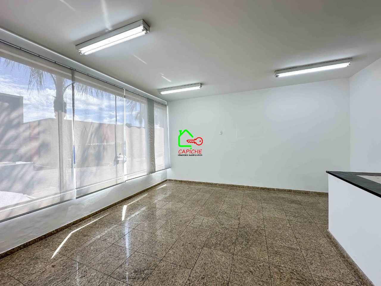 Depósito-Galpão-Armazém para alugar, 1400m² - Foto 2