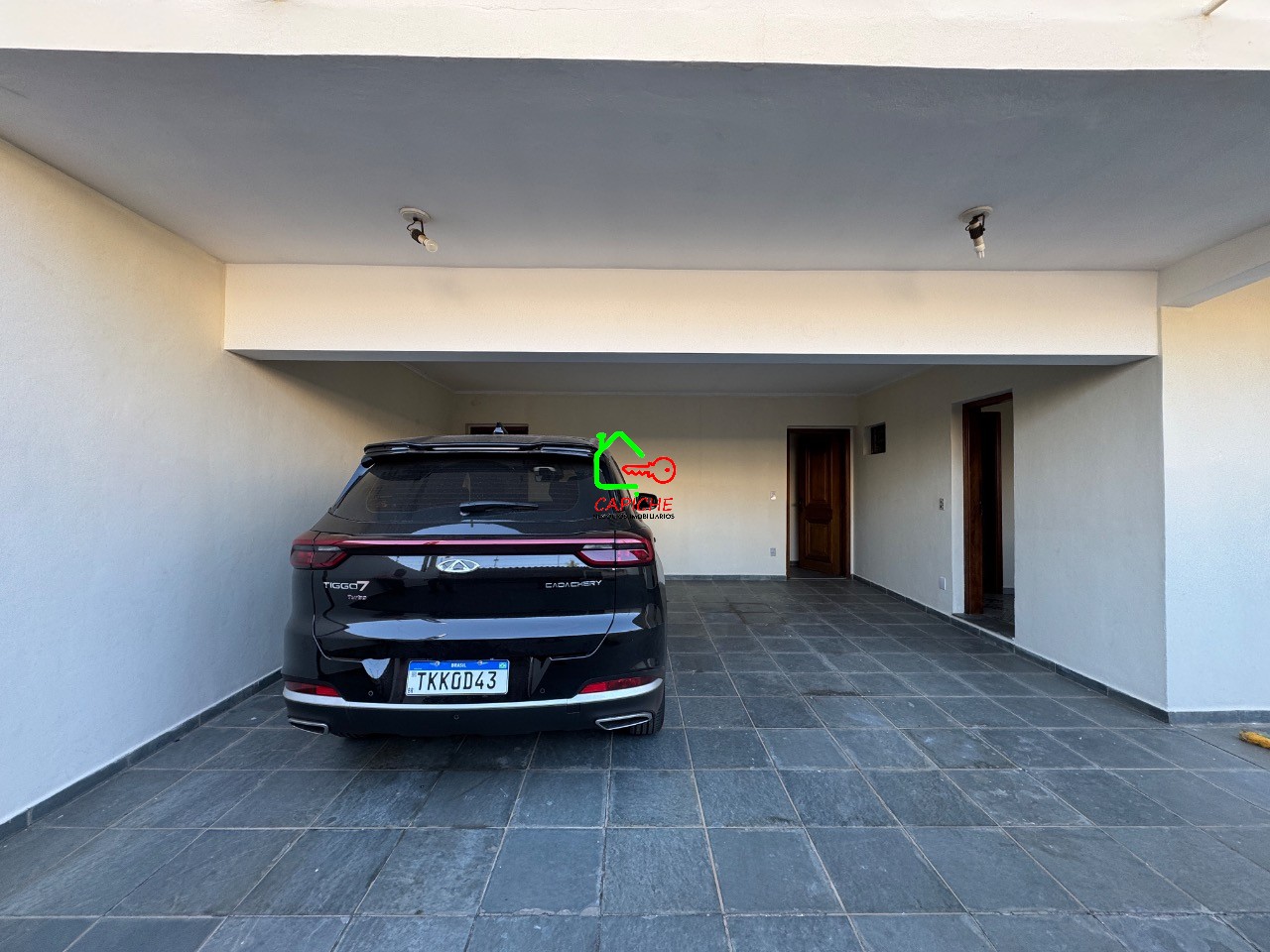 Casa à venda e aluguel com 3 quartos, 260m² - Foto 2