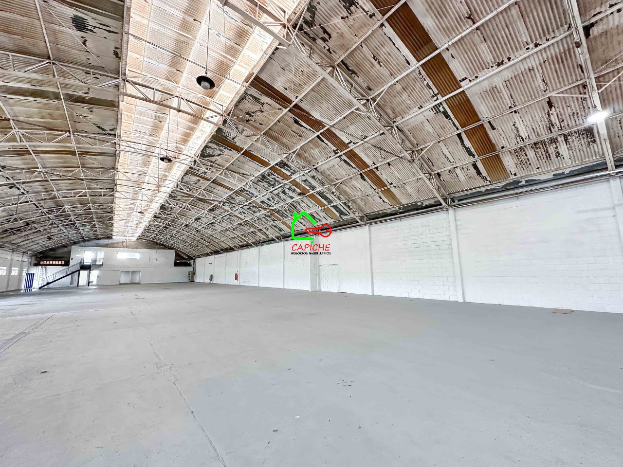 Depósito-Galpão-Armazém para alugar, 1750m² - Foto 2