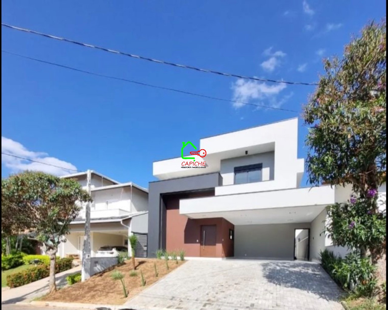 Casa de Condomínio à venda com 3 quartos, 250m² - Foto 1