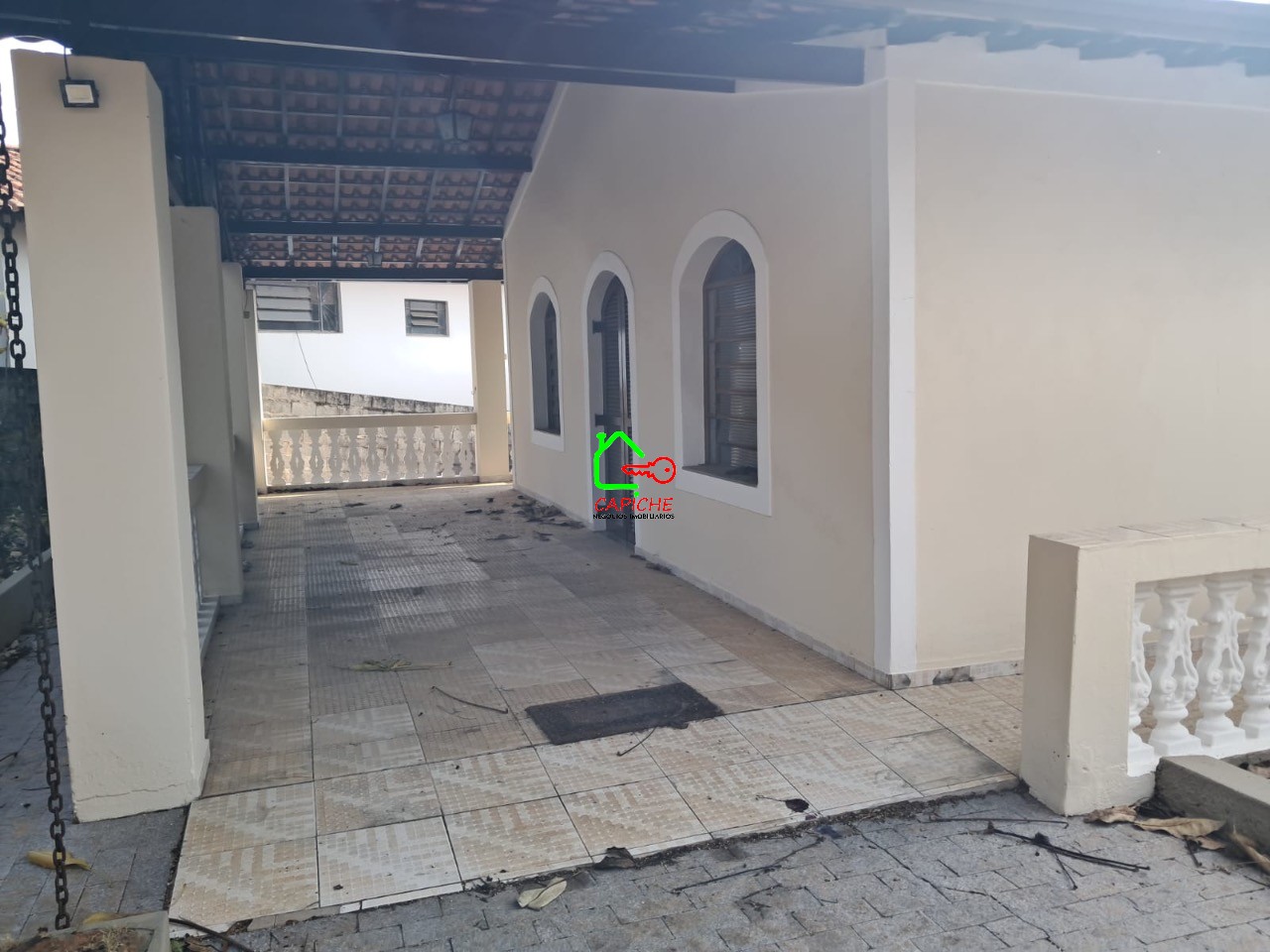 Casa para alugar com 3 quartos, 1000m² - Foto 1