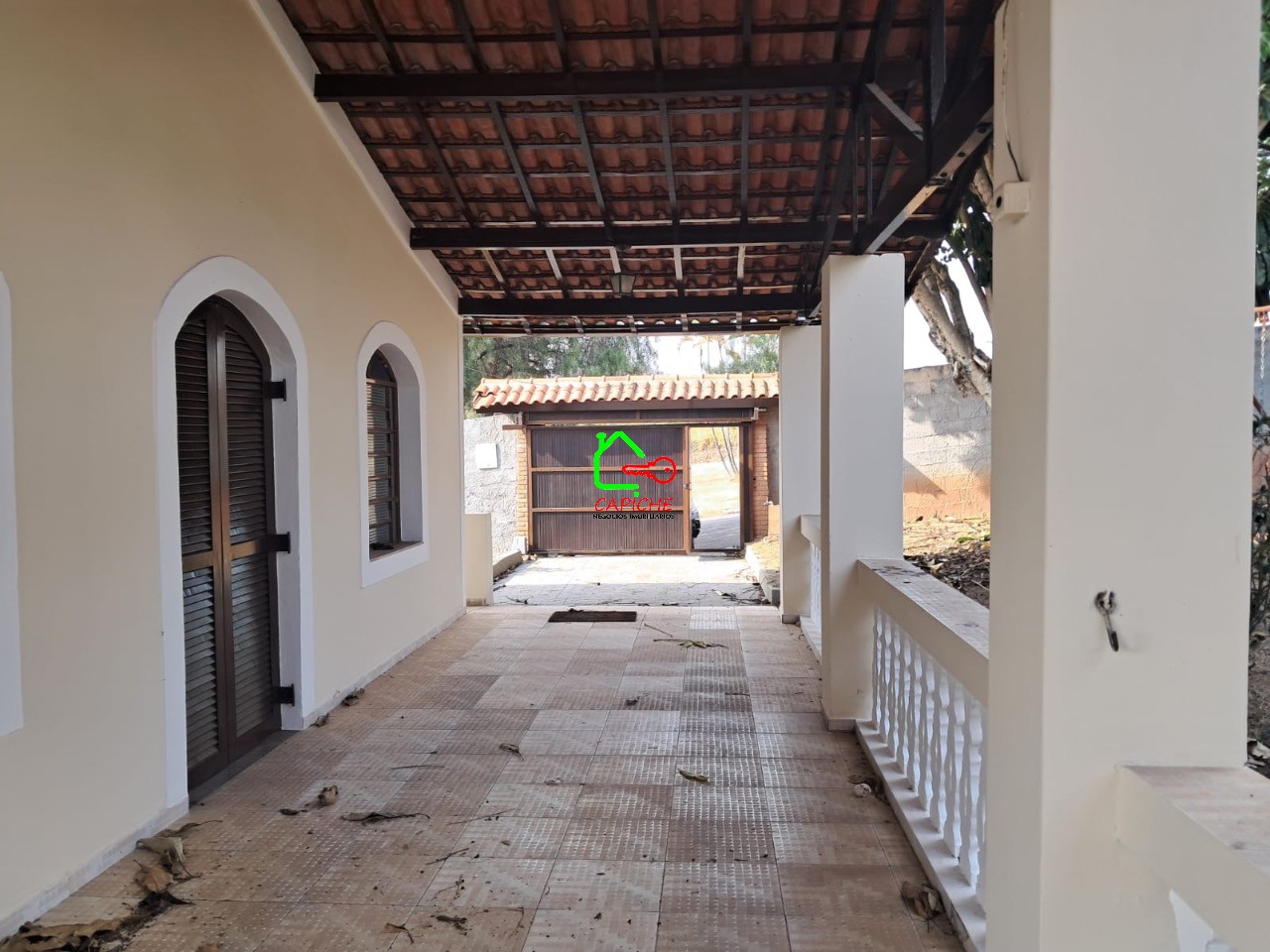 Casa para alugar com 3 quartos, 1000m² - Foto 2