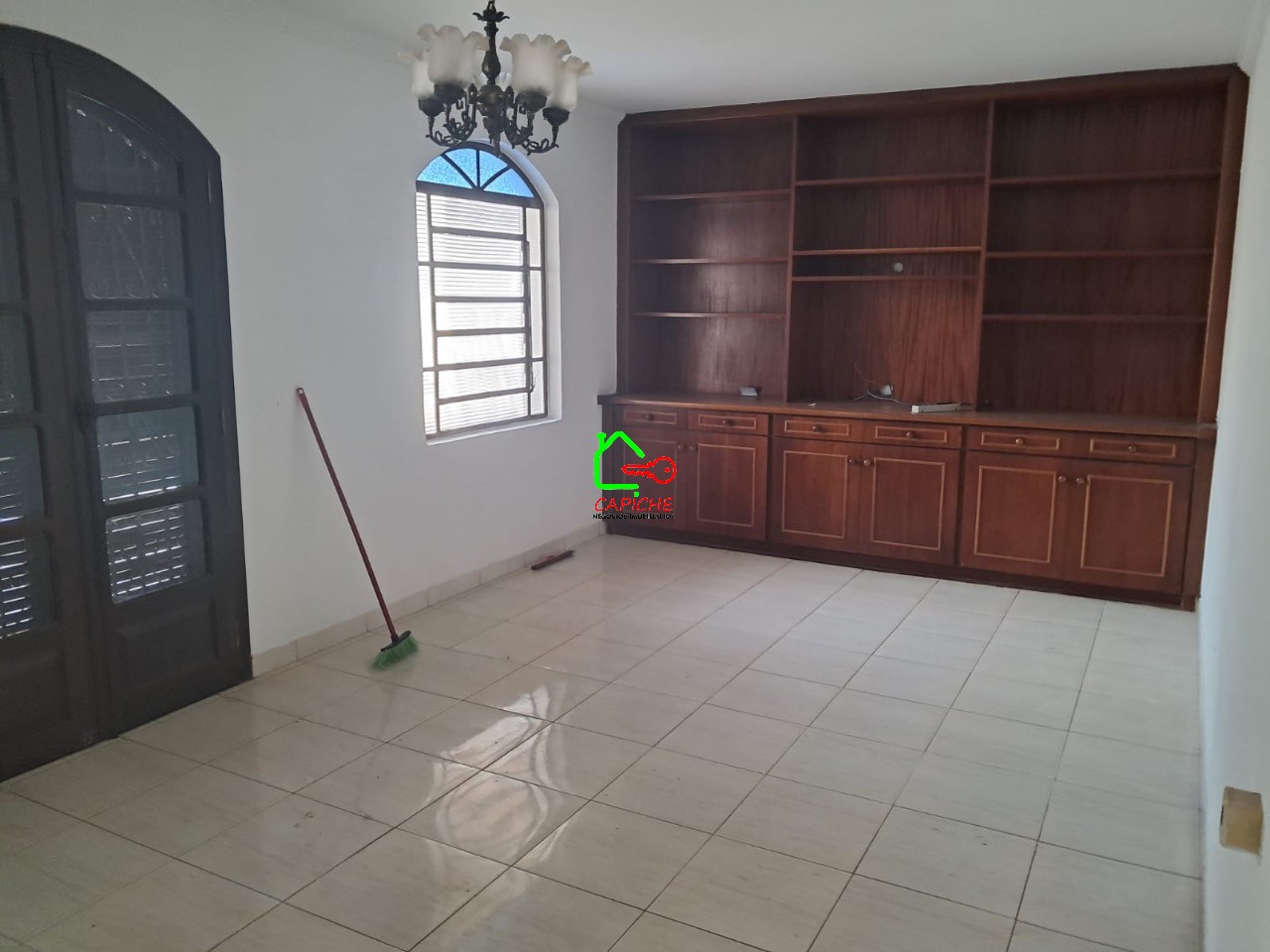 Casa para alugar com 3 quartos, 1000m² - Foto 3