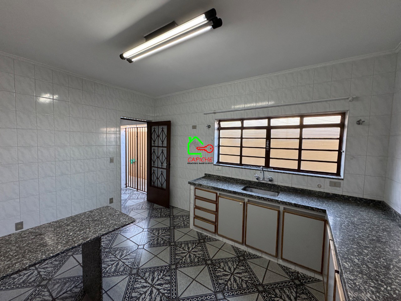 Casa à venda e aluguel com 3 quartos, 260m² - Foto 13