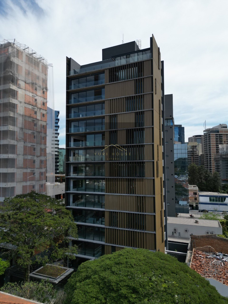 Apartamento, 33 quartos, 183 m² - Foto 1