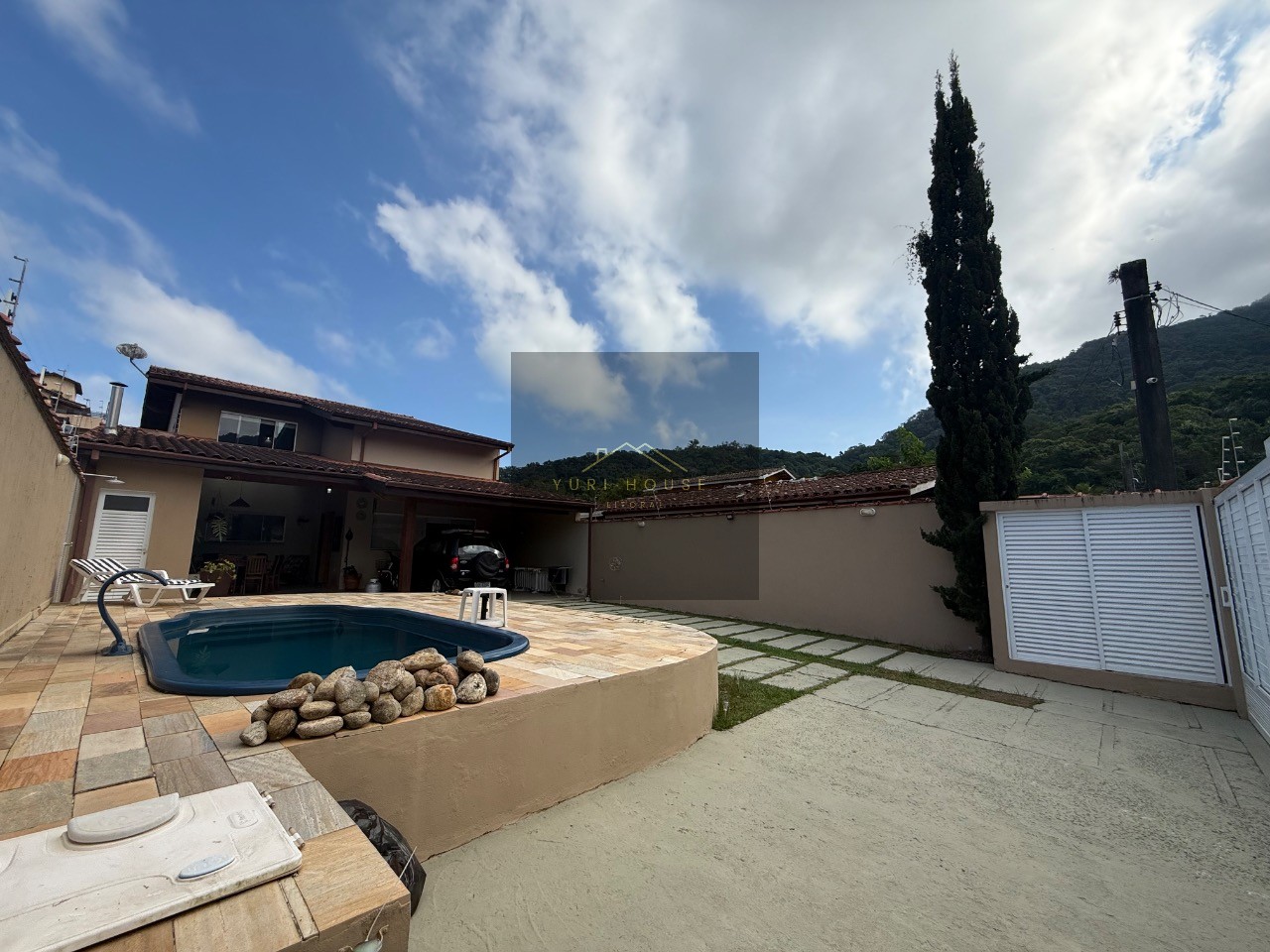 Casa, 4 quartos, 205 m² - Foto 1