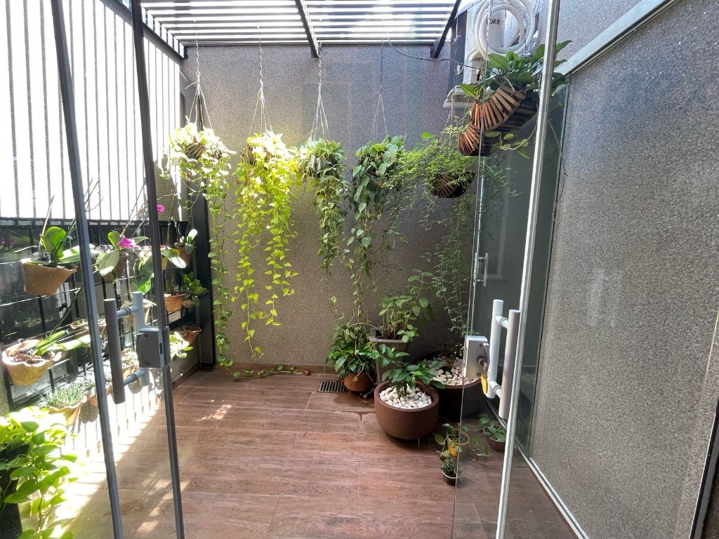 Imperdível! Casa à venda em Catanduva-SP, Jardim Caparroz: 3 quartos, 1 suíte, 3 salas, 2 vagas, 260m² de área.