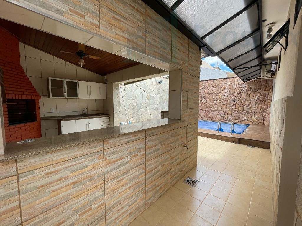 Imperdível! Casa à venda em Catanduva-SP, Parque Glória III: 3 quartos, 1 suíte, 2 vagas de garagem, 220m². - foto 21
