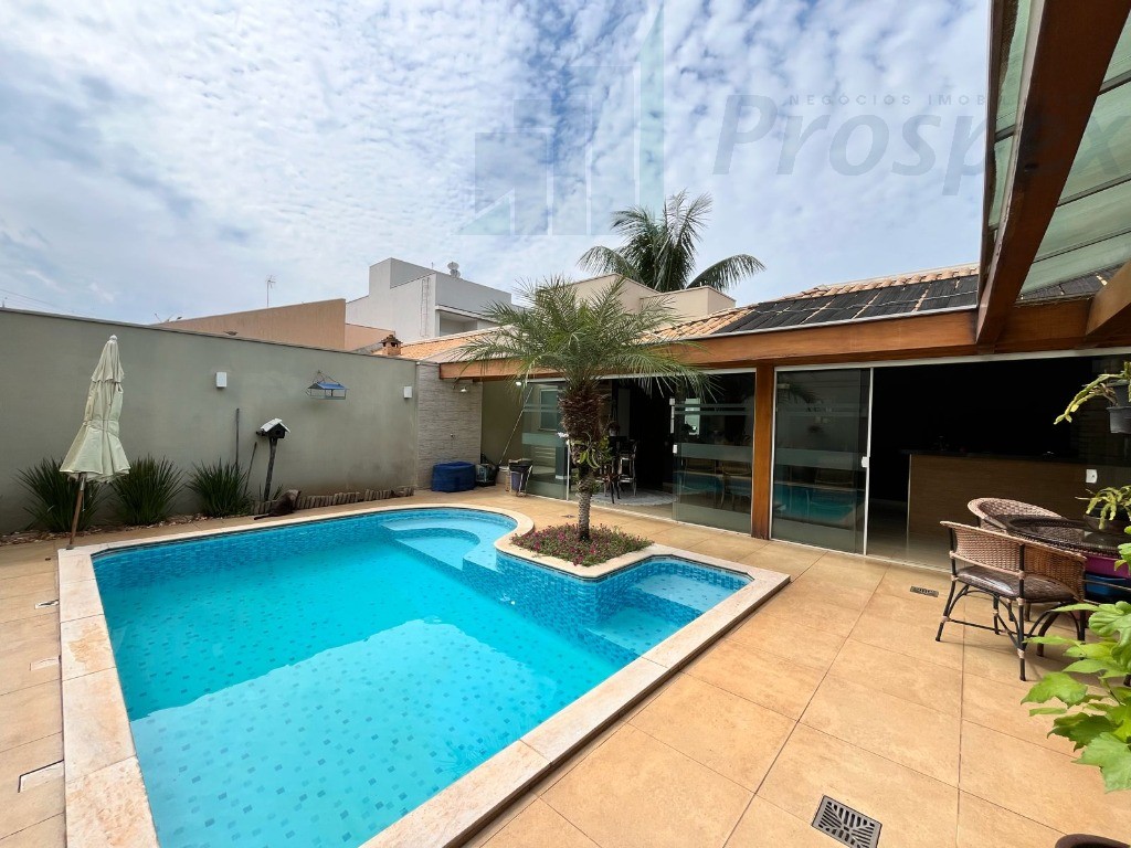 Casa à venda com 3 quartos - Foto 1