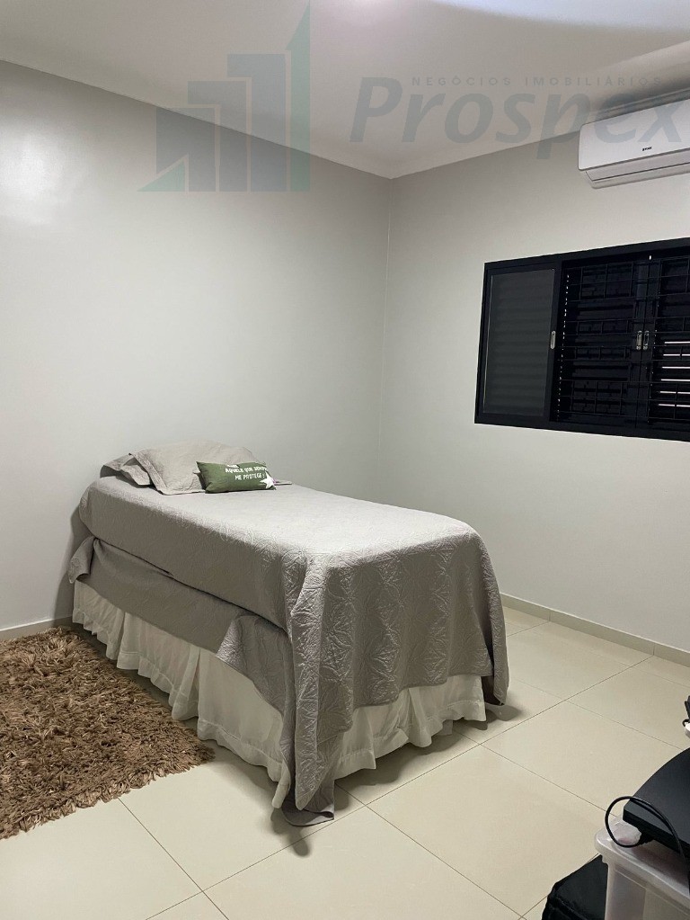 Imperdível! Casa à venda em Catanduva-SP, Jardim Caparroz: 3 quartos, 1 suíte, 3 salas, 2 vagas, 260m² de área.
