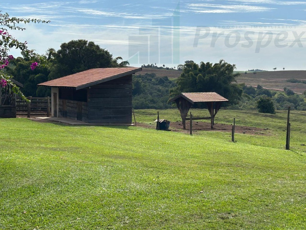 Oportunidade Única: Sítio à venda em Balbinos-SP, com 14,36 alqueires de área no bairro X. Confira já!