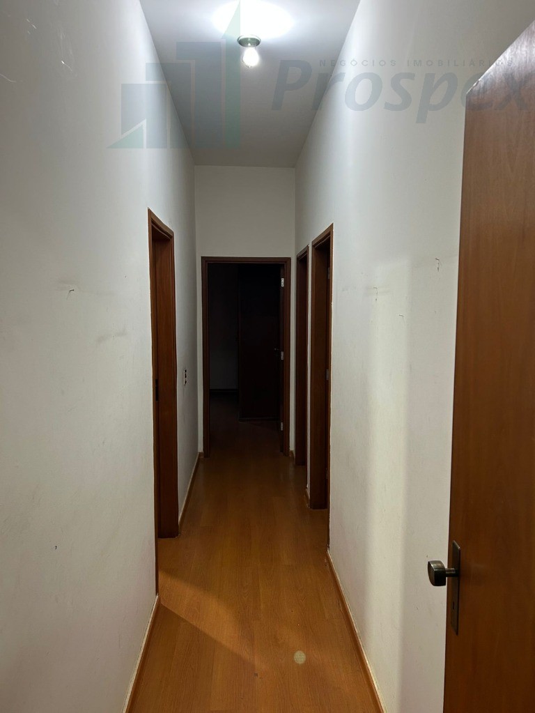 Imperdível: Casa à venda em Catanduva-SP, Parque Iracema, 4 quartos, 4 suítes, 292,95m² de área!