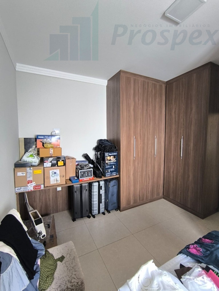 Imperdível casa à venda em Catanduva-SP, no Parque Residencial Agudo Romão II: 3 quartos, 1 suíte, 2 vagas de garagem, 165,60 m² de área.