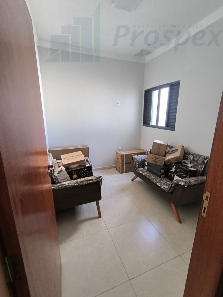 Imperdível casa à venda em Catanduva-SP, no Parque Residencial Agudo Romão II: 3 quartos, 1 suíte, 2 vagas de garagem, 165,60 m² de área.