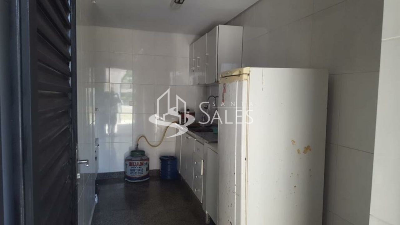 Casa para alugar com 3 quartos, 550m² - Foto 5