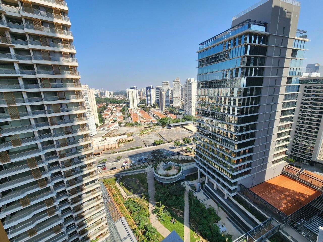 Apartamento à venda com 4 quartos, 167m² - Foto 8