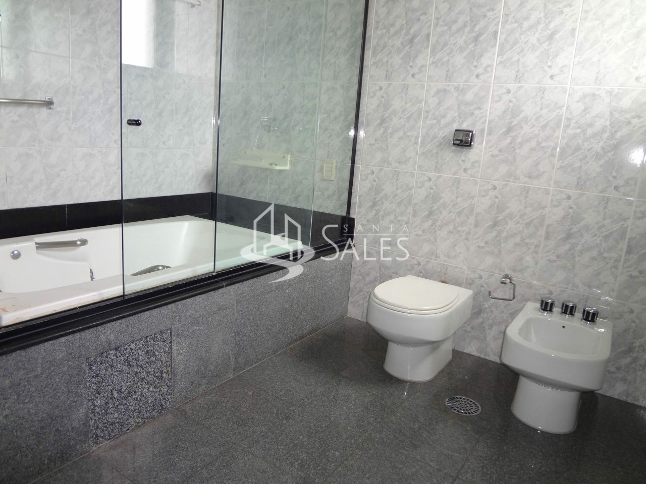 Apartamento para alugar com 4 quartos, 210m² - Foto 8