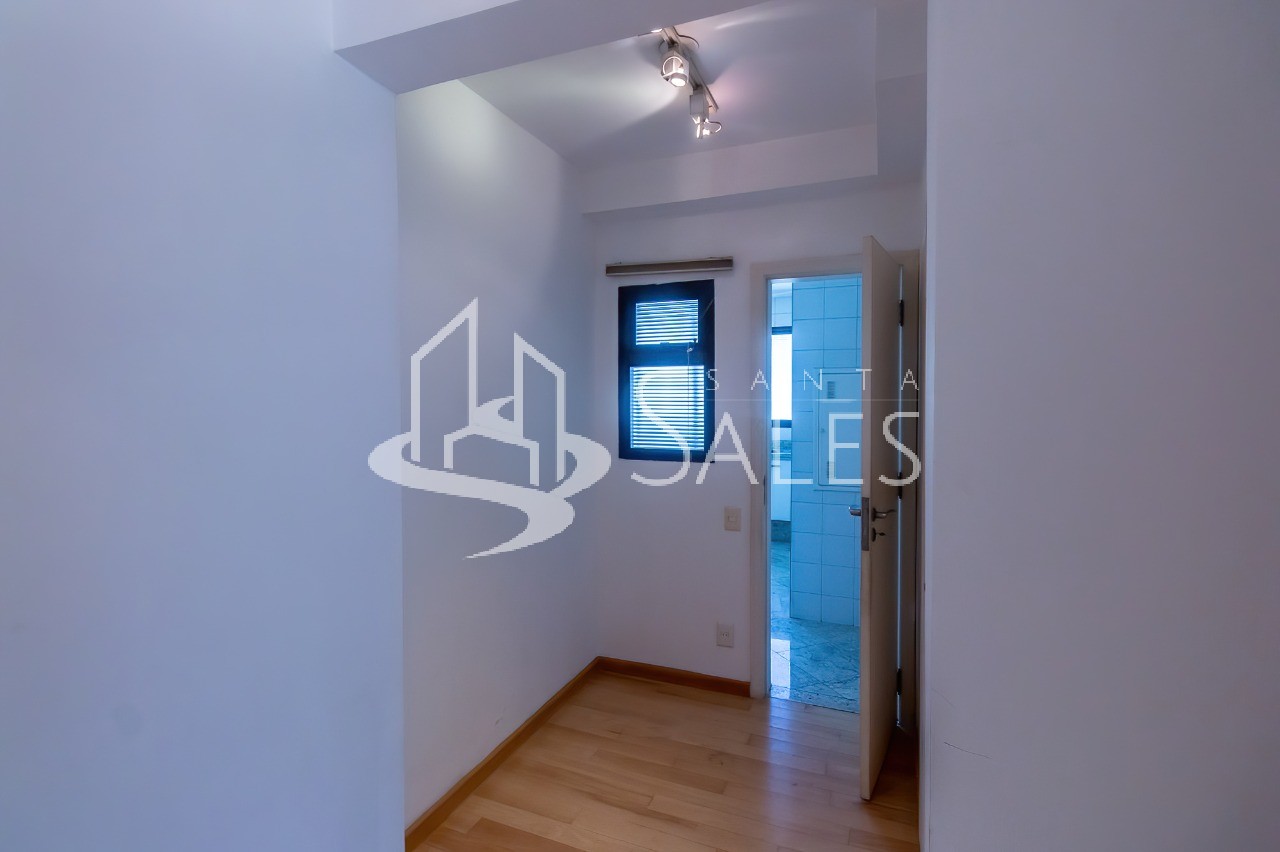 Apartamento para alugar com 3 quartos, 240m² - Foto 16