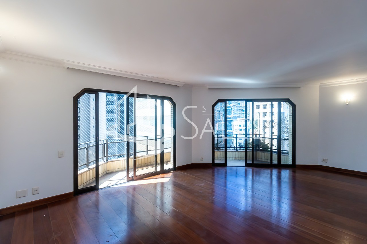 Apartamento para alugar com 3 quartos, 240m² - Foto 1