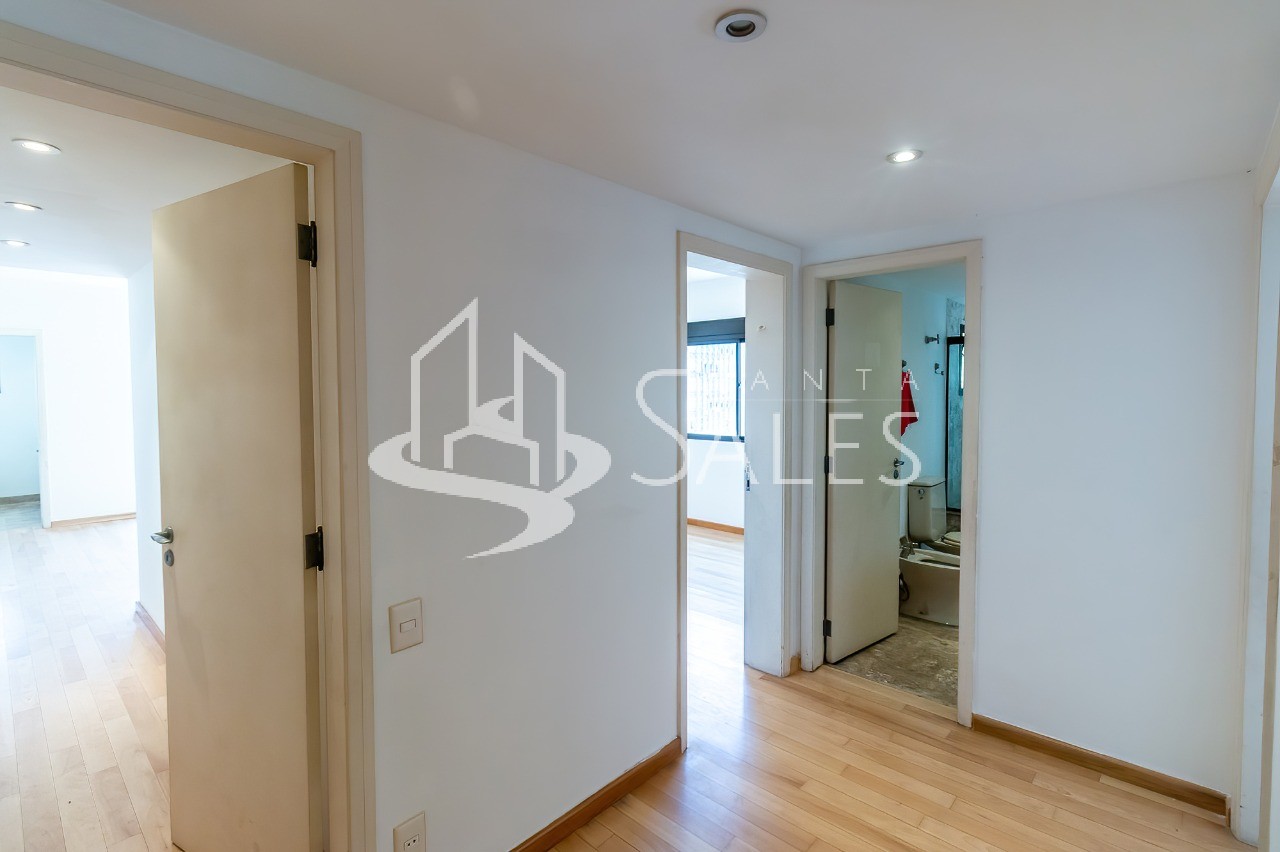 Apartamento para alugar com 3 quartos, 240m² - Foto 13