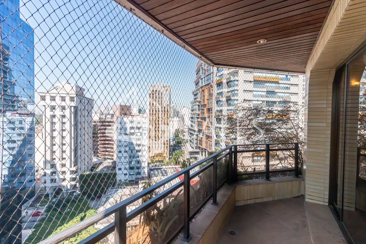 Apartamento para alugar com 3 quartos, 240m² - Foto 8