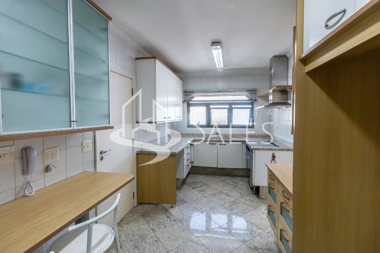 Apartamento para alugar com 3 quartos, 240m² - Foto 33