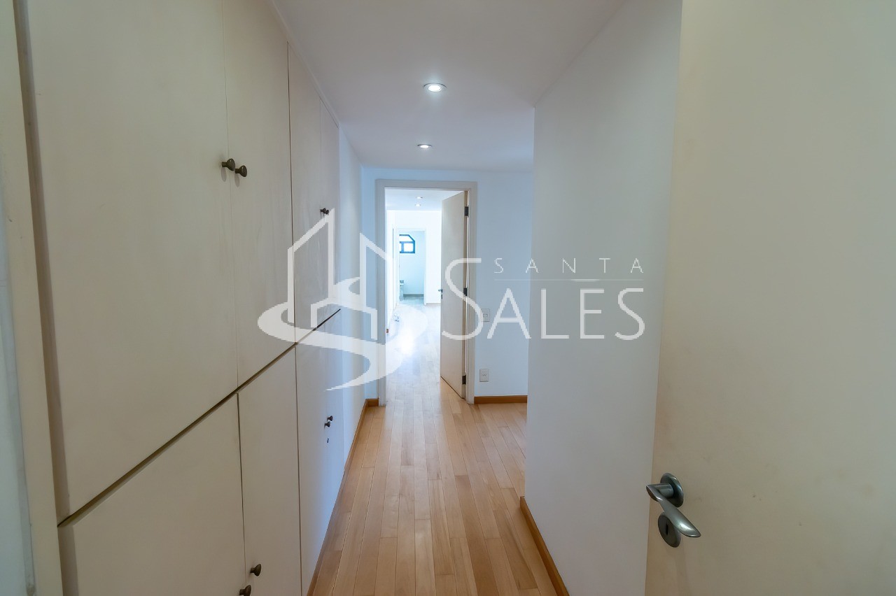 Apartamento para alugar com 3 quartos, 240m² - Foto 12