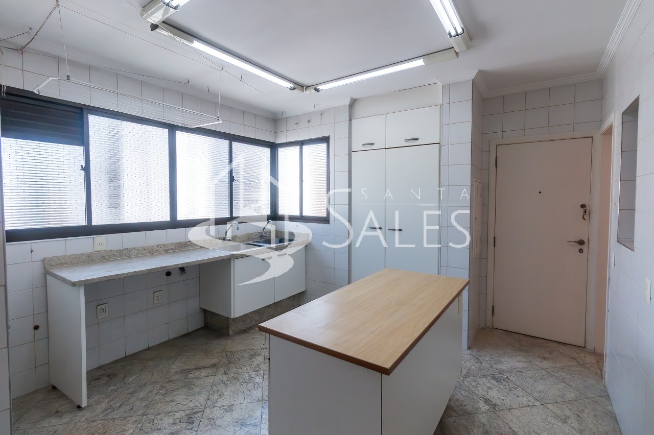 Apartamento para alugar com 3 quartos, 240m² - Foto 35