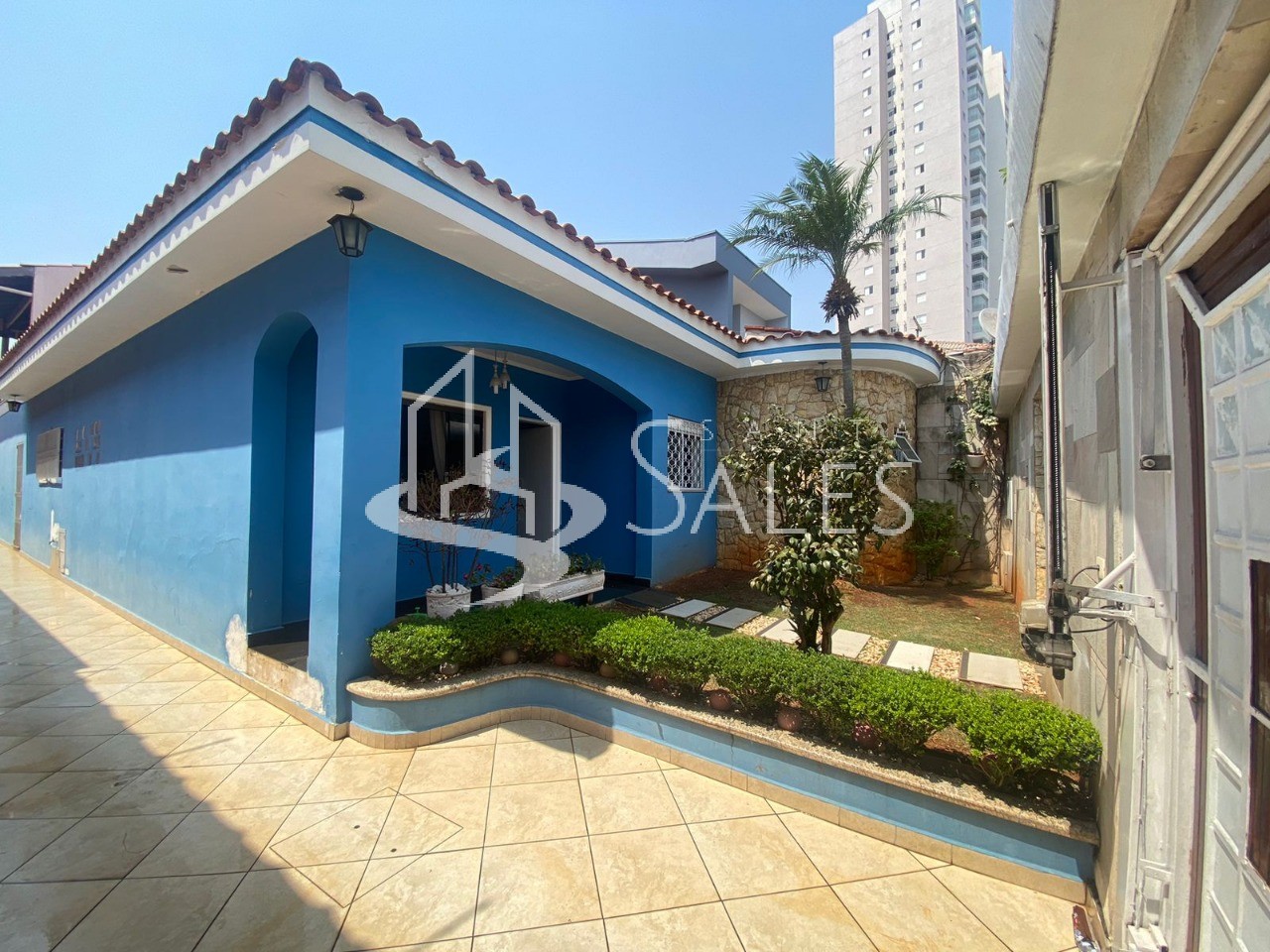 Casa à venda com 3 quartos, 400m² - Foto 1