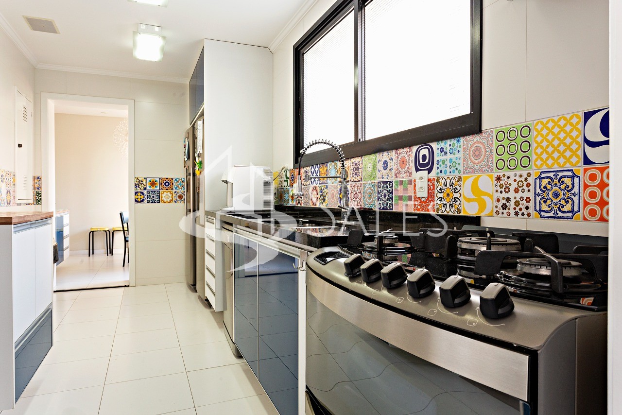 Apartamento para alugar com 4 quartos, 246m² - Foto 6