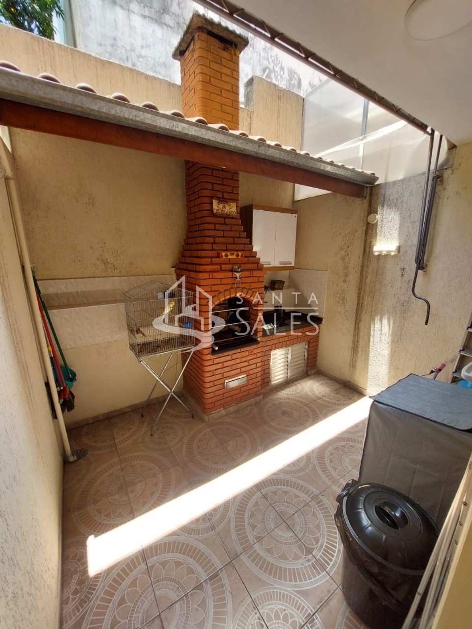 Casa à venda com 2 quartos, 90m² - Foto 2