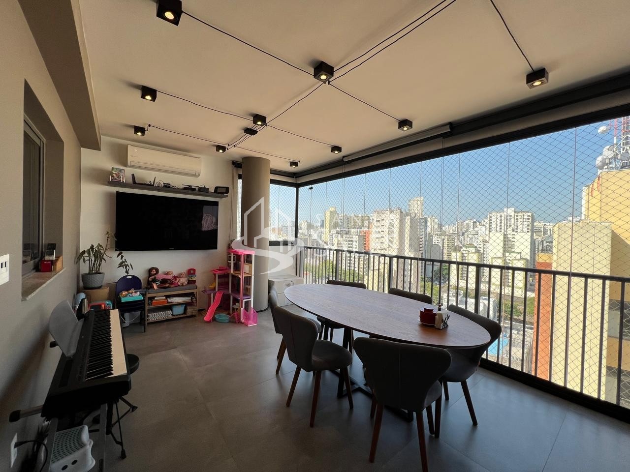 Apartamento à venda com 3 quartos, 93m² - Foto 2